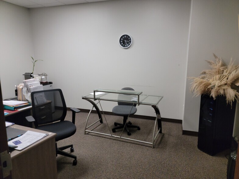 More Photos Of 2295 S Hiawassee Rd, Orlando Office For Sale