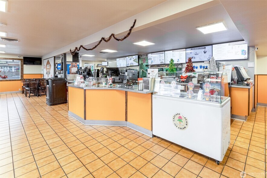 More Photos Of 805 Basin St NW, Ephrata Specialty For Sale