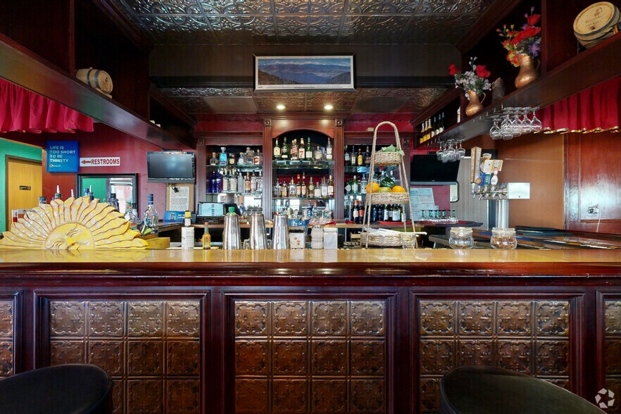 More Photos Of 11903 W 6th Avenue Frontage Rd, Lakewood Restaurant For Sale