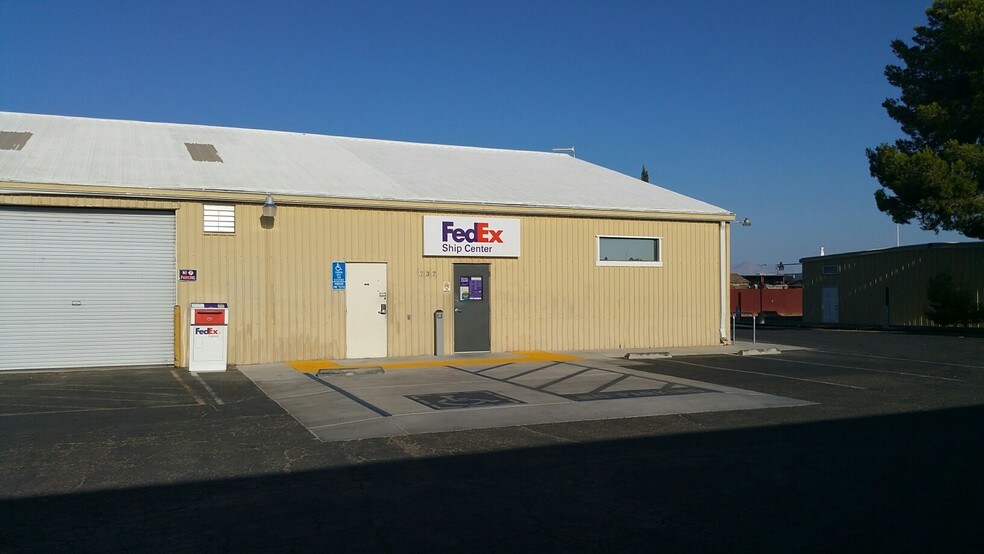 More Photos Of 735-737 W Ridgecrest Blvd, Ridgecrest Warehouse For Lease