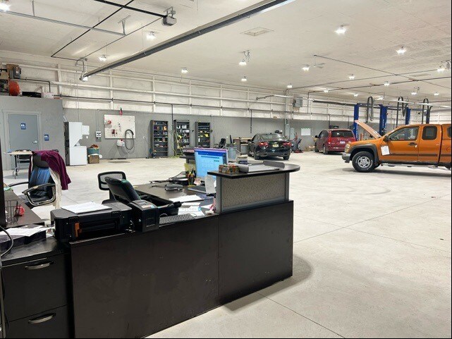 More Photos Of 3420 S Lapeer Rd, Metamora Auto Repair For Sale