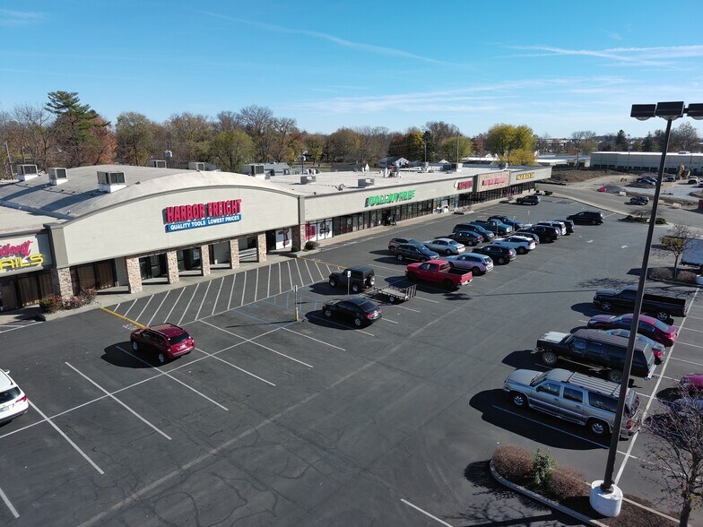 More Photos Of 707 S Madison Ave, Greenwood Storefront For Sale