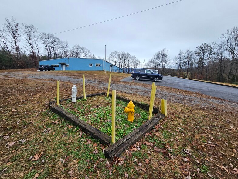 More Photos Of 205 Industrial Pike, Whitwell Manufacturing For Sale