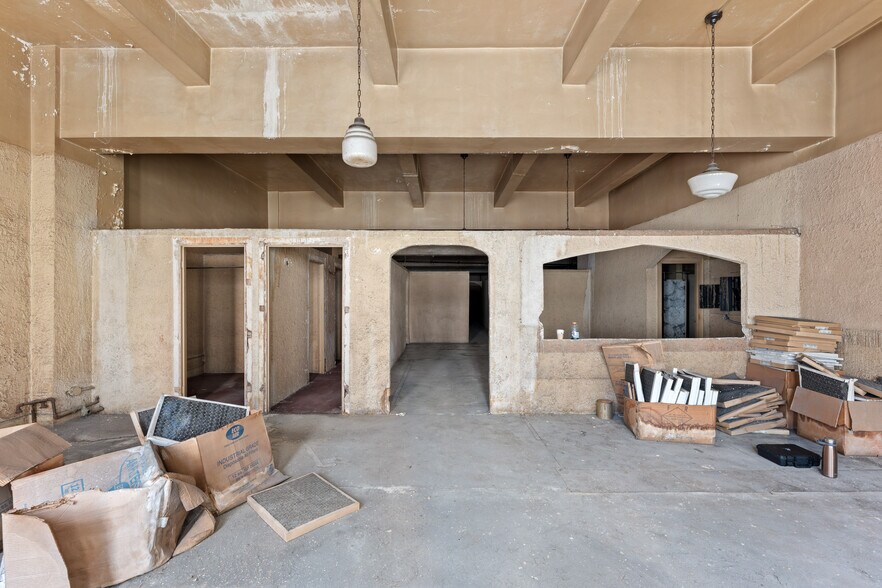 More Photos Of 551-553 S Broadway, Los Angeles Storefront Retail Office For Sale