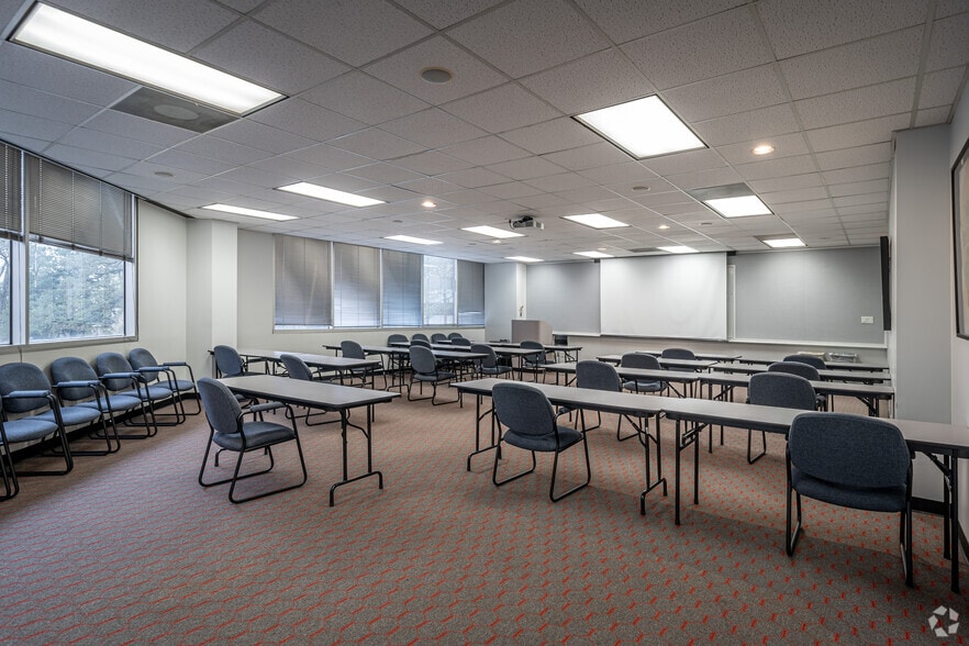 More Photos Of 602 Sawyer St, Houston Office For Lease