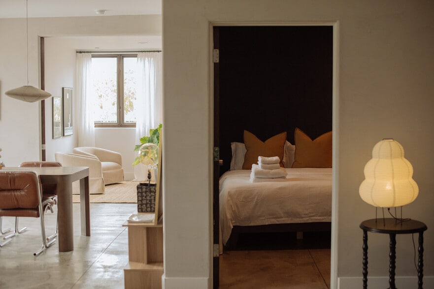 More Photos Of 7494 Santa Monica Blvd, West Hollywood Hotel For Sale