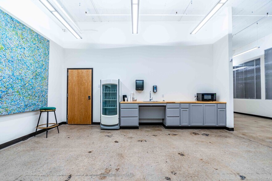 More Photos Of 1601 Magoffin Ave, El Paso Office Residential For Lease