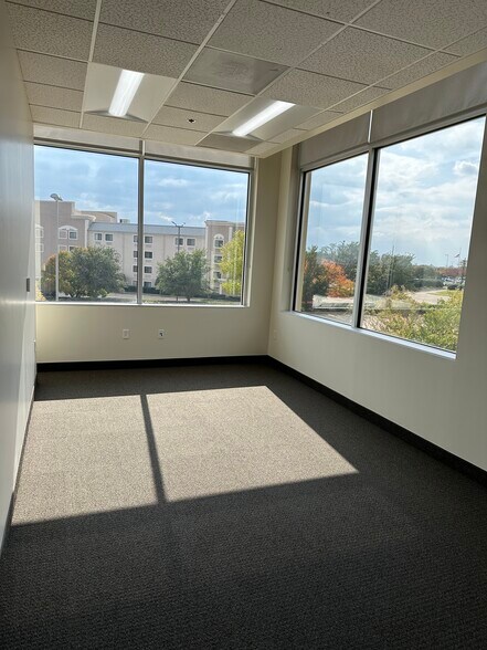 More Photos Of 1301 Municipal Way, Grapevine Office For Lease
