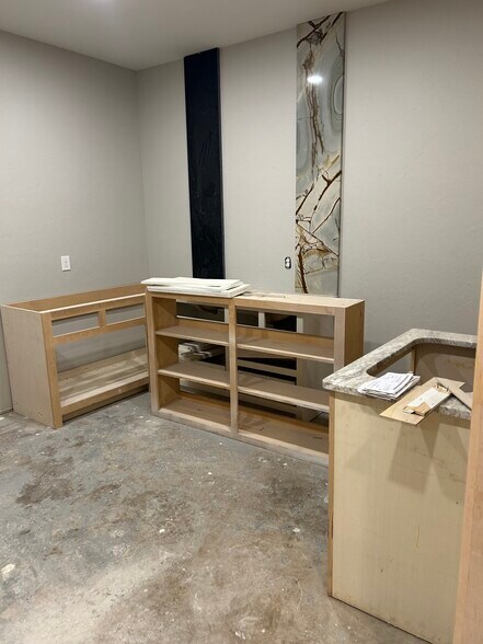 More Photos Of 1802 SW Sheridan Rd, Lawton Manufacturing For Sale