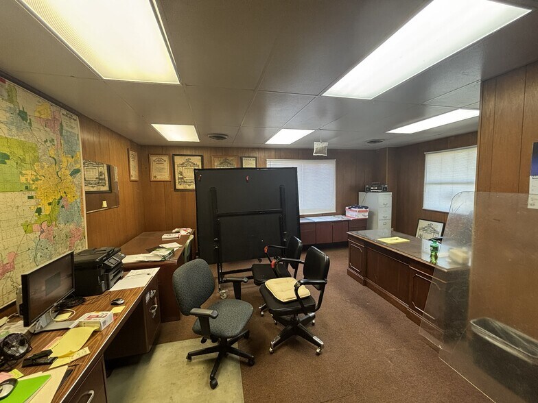 More Photos Of 60 Commerce Park Dr, Dayton Flex For Sale