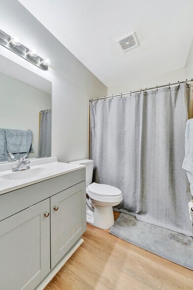 More Photos Of 2739 Grand Cayman St, Sarasota Apartments For Sale