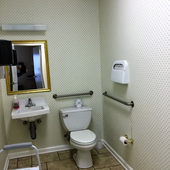 More Photos Of 6285 Garden Walk Blvd, Riverdale Medical For Lease