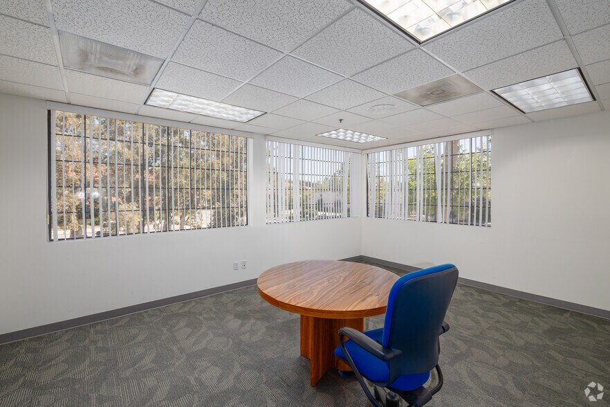 More Photos Of 1327 Del Norte Rd, Camarillo Medical For Sale