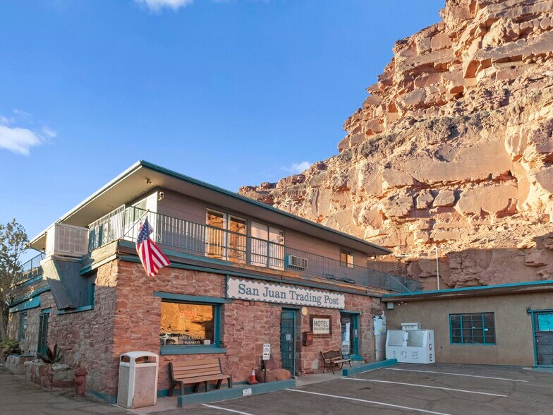 Primary Photo Of US 163 & San Juan River, Mexican Hat Hotel For Sale