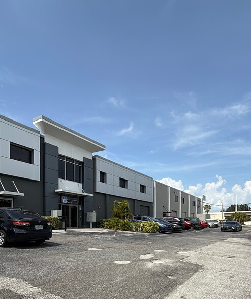 Primary Photo Of 5402 W Laurel St, Tampa Loft Creative Space For Sale