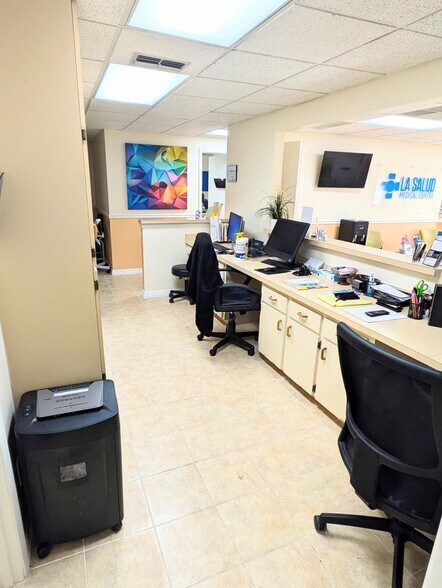 More Photos Of 4812 26th St W, Bradenton Healthcare For Lease