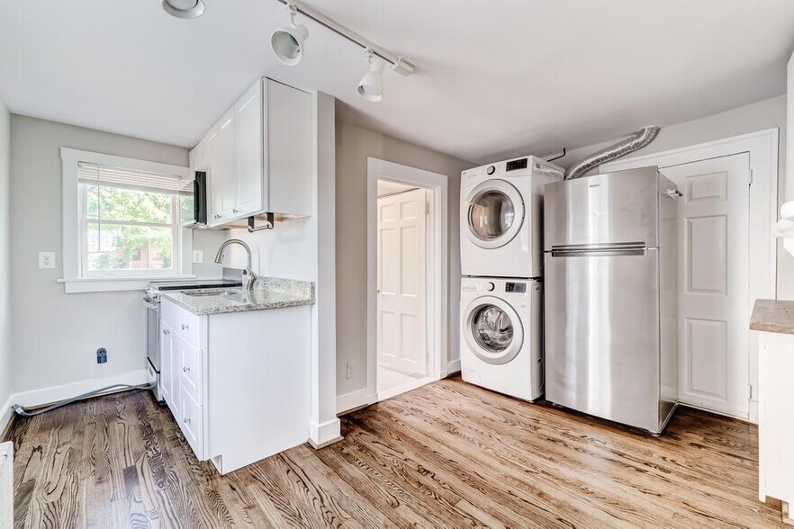 More Photos Of 206 Loudoun St Sw, Leesburg Apartments For Sale