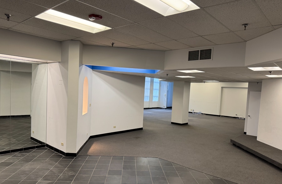 More Photos Of 560 Nimitz Hwy, Honolulu Office For Lease