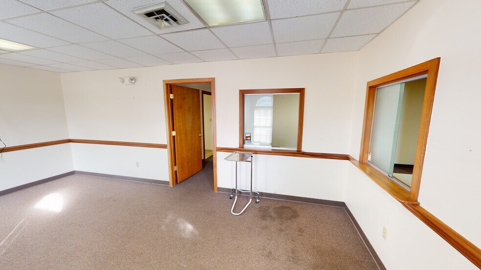 More Photos Of 7000 South Ave, Youngstown Office For Lease