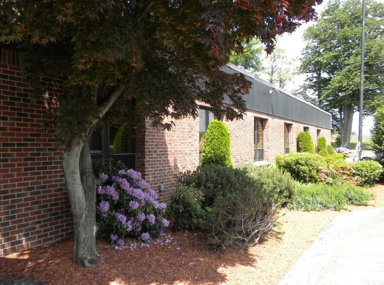 More Photos Of 2 Electronics Ave, Danvers Office For Lease