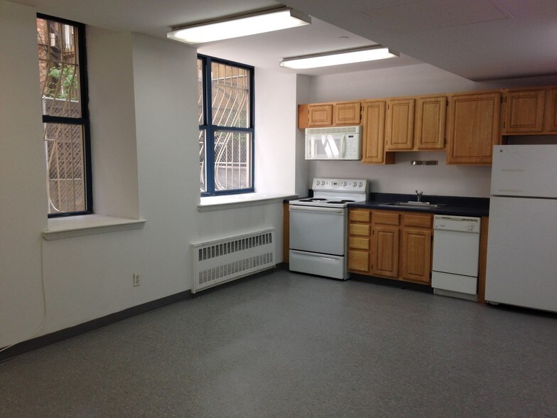 More Photos Of 218 W 113th St, New York Apartments For Lease