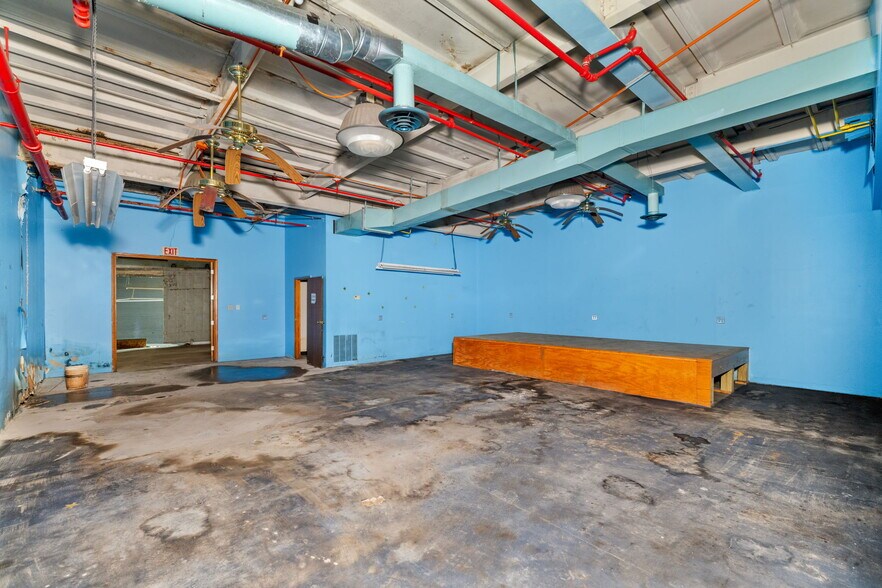 More Photos Of 8033 Bennett St, Pittsburgh Industrial For Sale