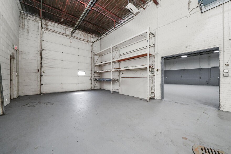 More Photos Of 4135 W 123rd St, Alsip Warehouse For Lease