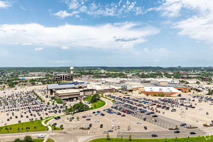 More Photos Of 8251 Flying Cloud Dr, Eden Prairie Unknown For Lease