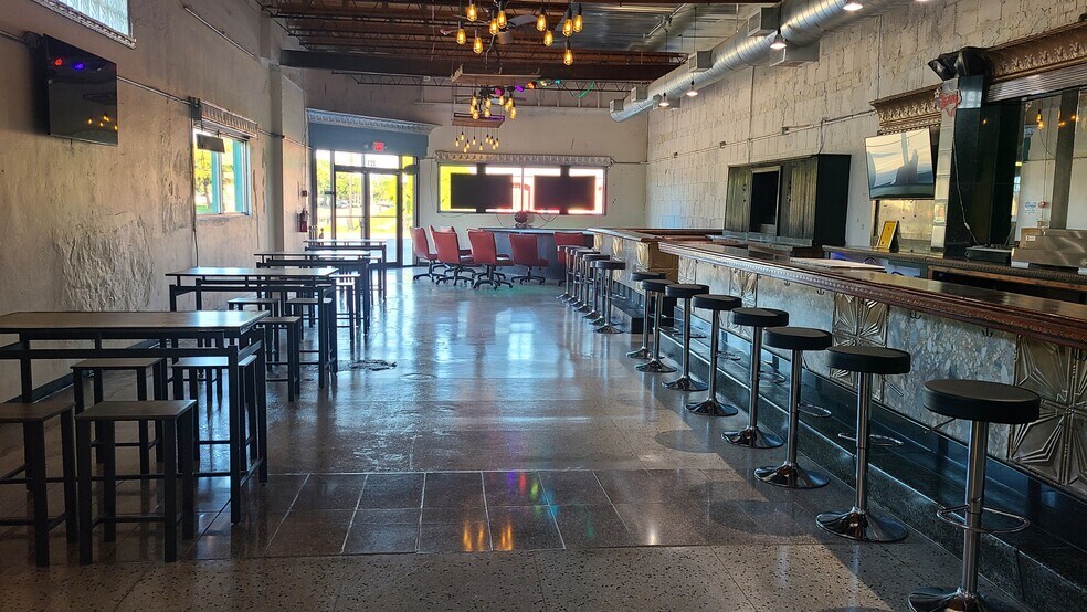 More Photos Of 221 6th St N, Texas City General Retail For Sale