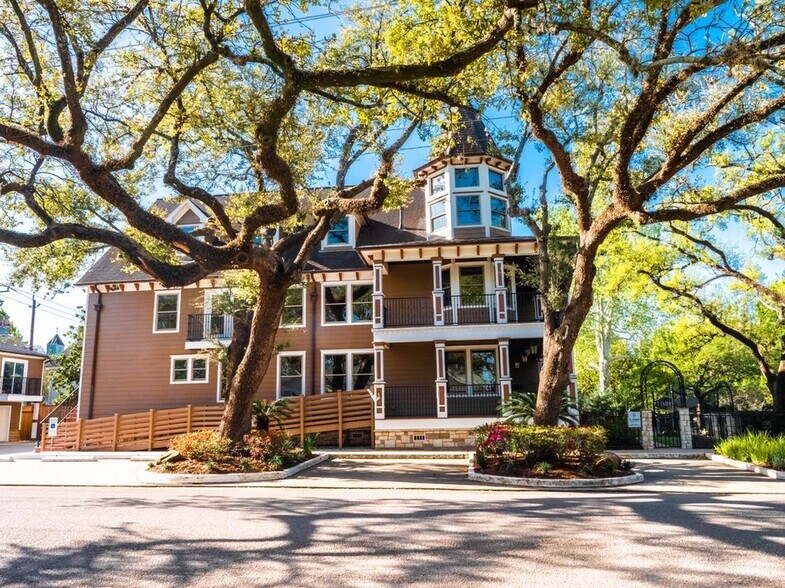 More Photos Of 446 Heights Blvd, Houston Office Residential For Lease