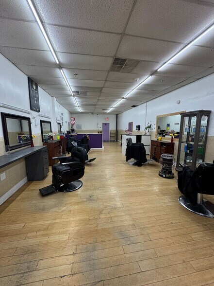 More Photos Of 533 E Landis Ave, Vineland Storefront Retail Residential For Sale