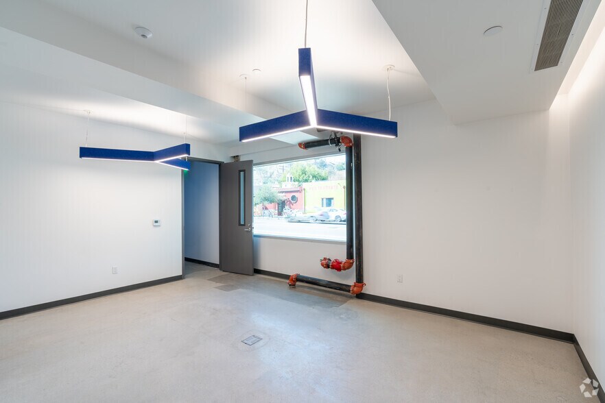 More Photos Of 5380 Alhambra Ave, Los Angeles Research And Development For Lease