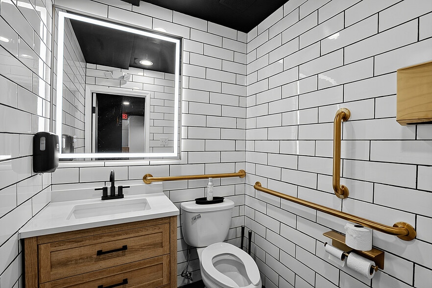 More Photos Of 24737 W 8 Mile Rd, Detroit Restaurant For Sale