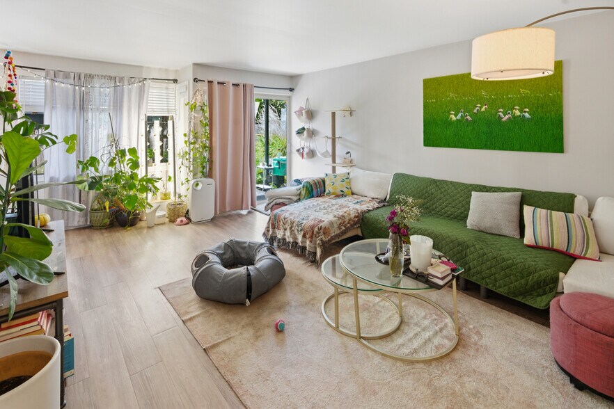 More Photos Of 2362 Franklin Ave, Seattle Apartments For Sale