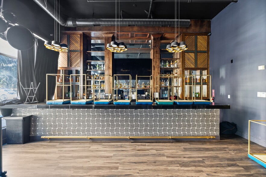 More Photos Of 1000 J St, Sacramento Storefront For Lease