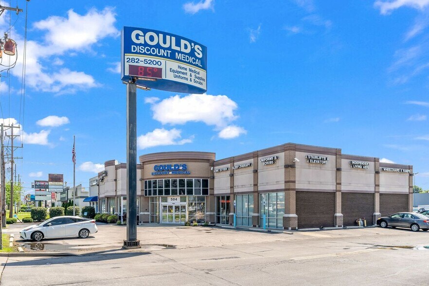 More Photos Of 504 E Lewis and Clark Pky, Clarksville Freestanding For Lease