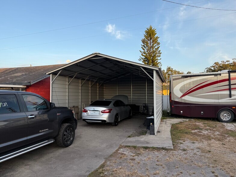 More Photos Of 4501 49th St N, Saint Petersburg Auto Dealership For Lease