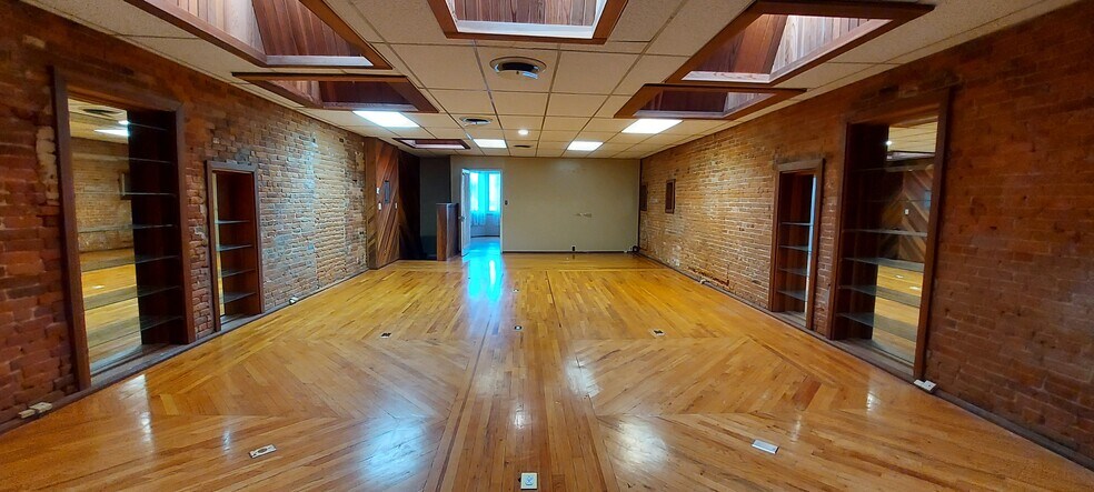 More Photos Of 310-312 1st St, Marysville Office Residential For Lease