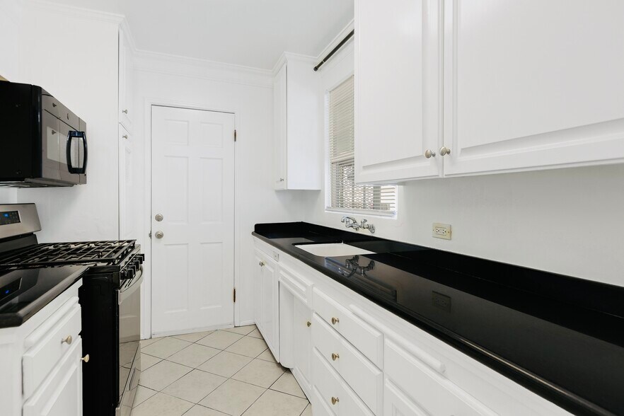 More Photos Of 3020 6th Ave, San Diego Apartments For Sale