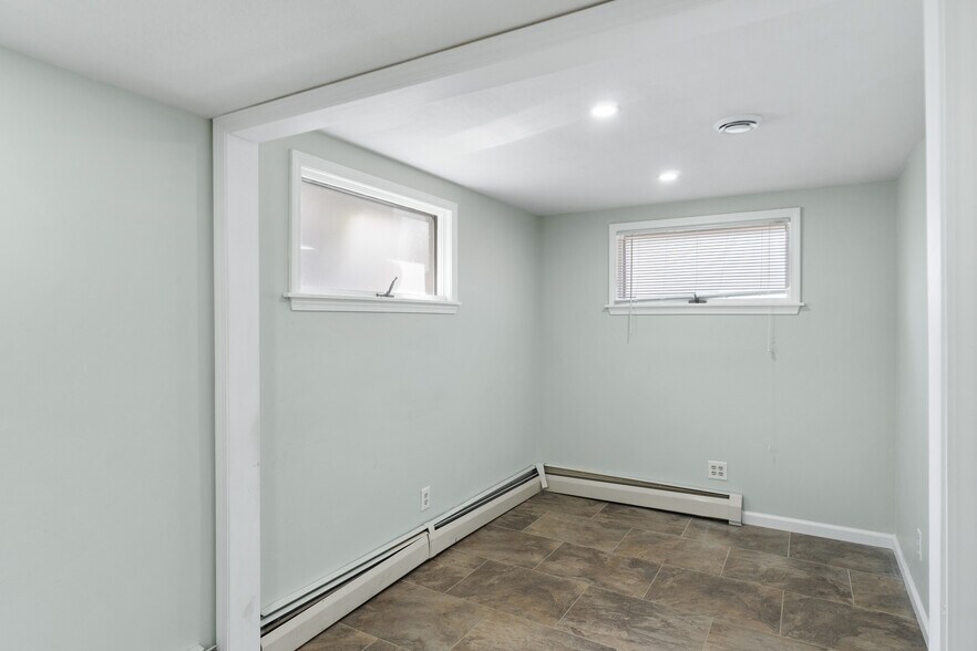 More Photos Of 151 N 2nd St, Fulton Office For Lease