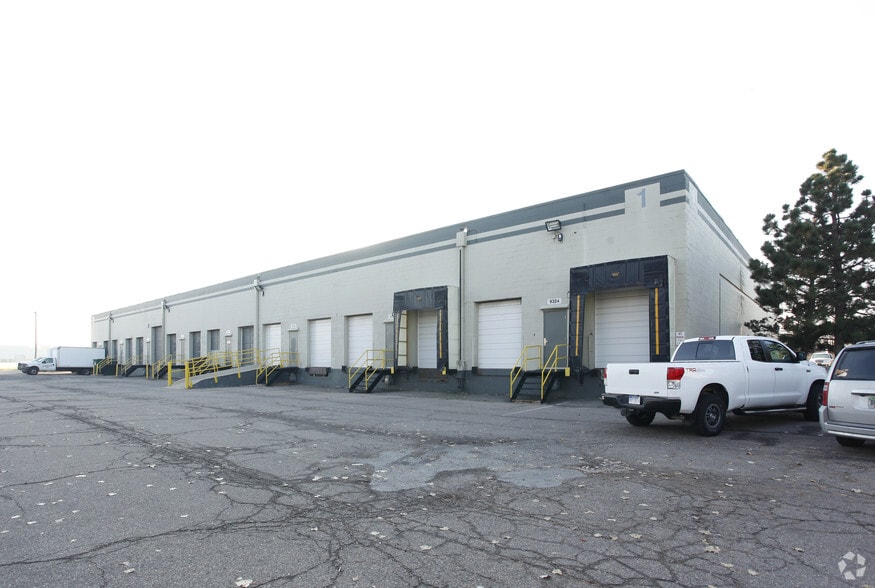 More Photos Of 29031-29045 Airport Dr, Romulus Unknown For Lease