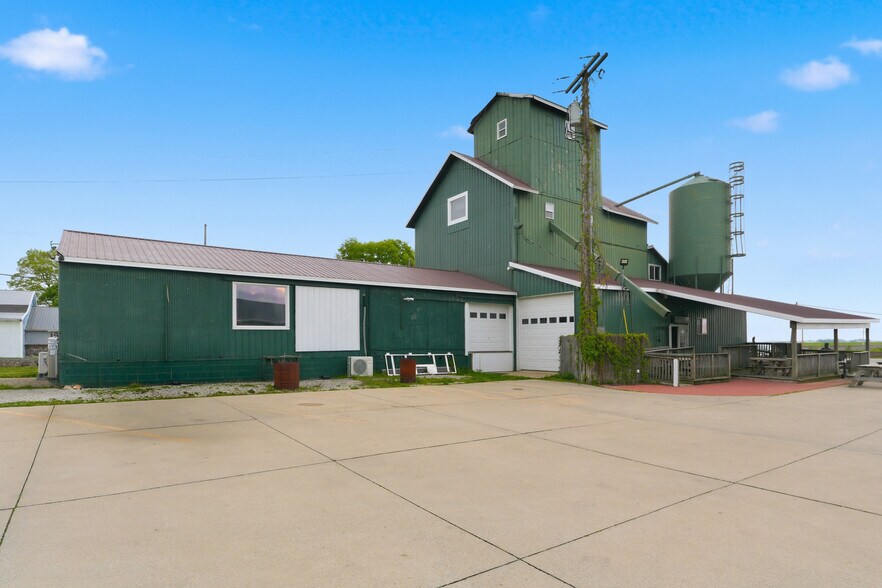 More Photos Of 100 S Old State Road 15, Leesburg Restaurant For Sale