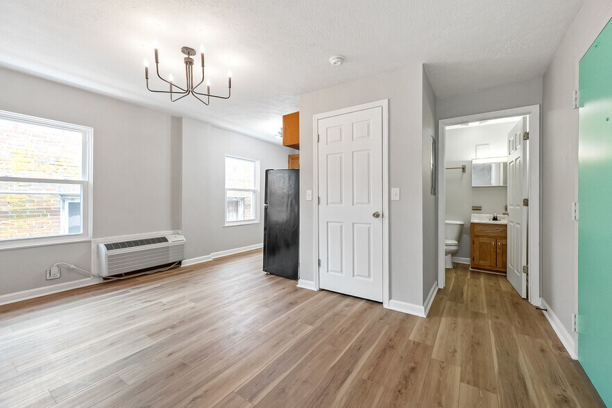 More Photos Of 522 N Main St, Hillsville Office Residential For Sale