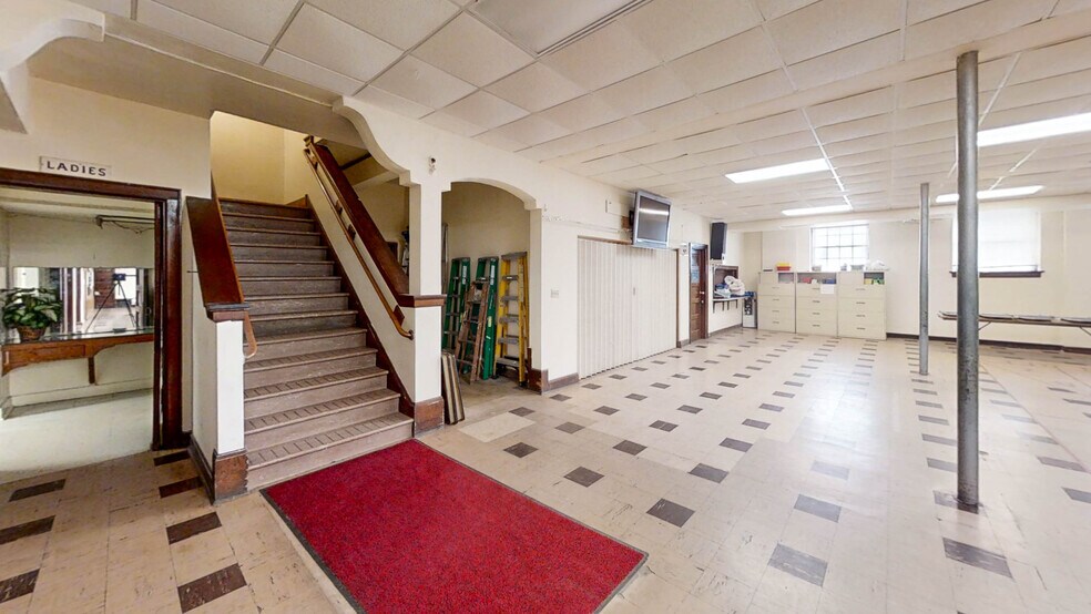 More Photos Of 3001-3015 W Mitchell St, Milwaukee Specialty For Sale