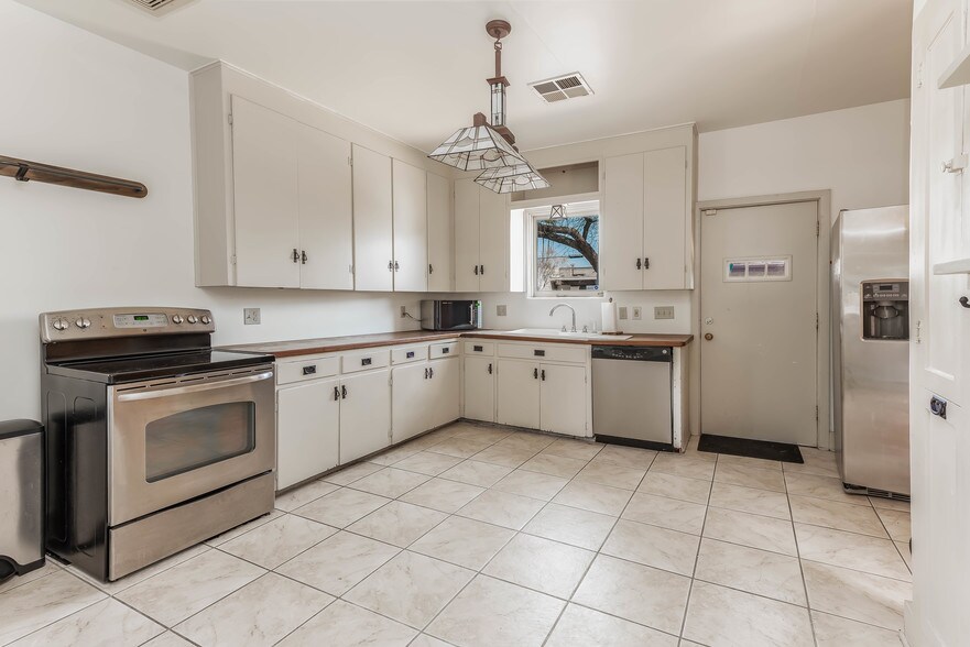 More Photos Of 6938 E 1st St, Scottsdale Office For Lease