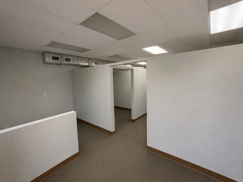 More Photos Of 6015 15th St E, Bradenton Warehouse For Lease