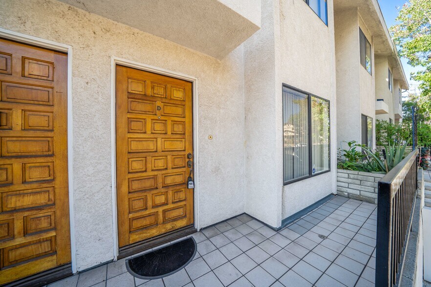 More Photos Of 638 E Tujunga Ave, Burbank Apartments For Sale