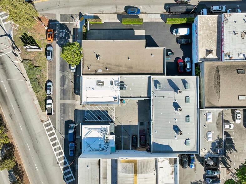 More Photos Of 411-417 Lathrop St, Redwood City Service For Sale