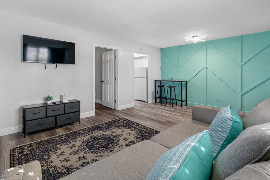 More Photos Of 4513 W McElroy Ave, Tampa Apartments For Sale