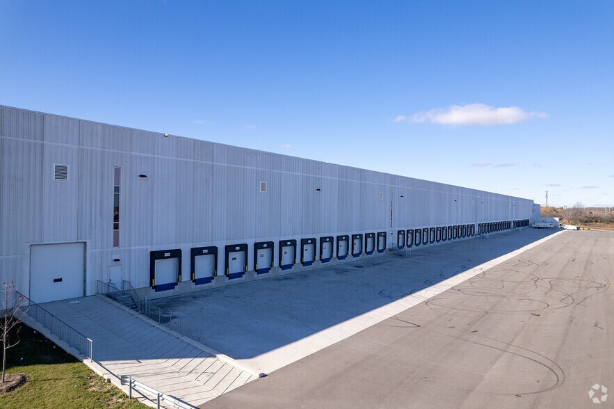 More Photos Of 10 Newkirk Crt, Brampton Distribution For Lease